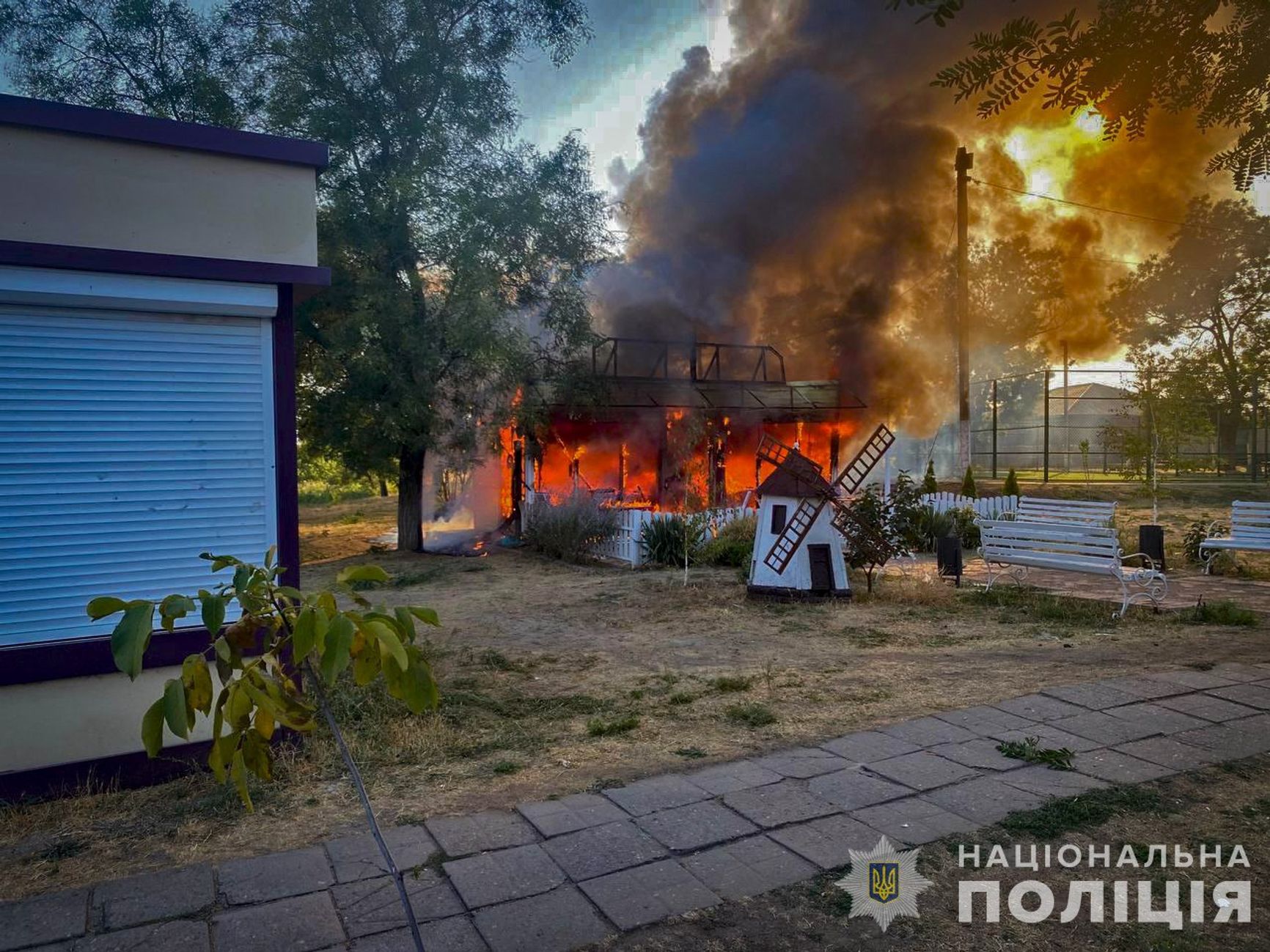 Последствия удара по детскому кафе в Малокатериновке в Запорожской области