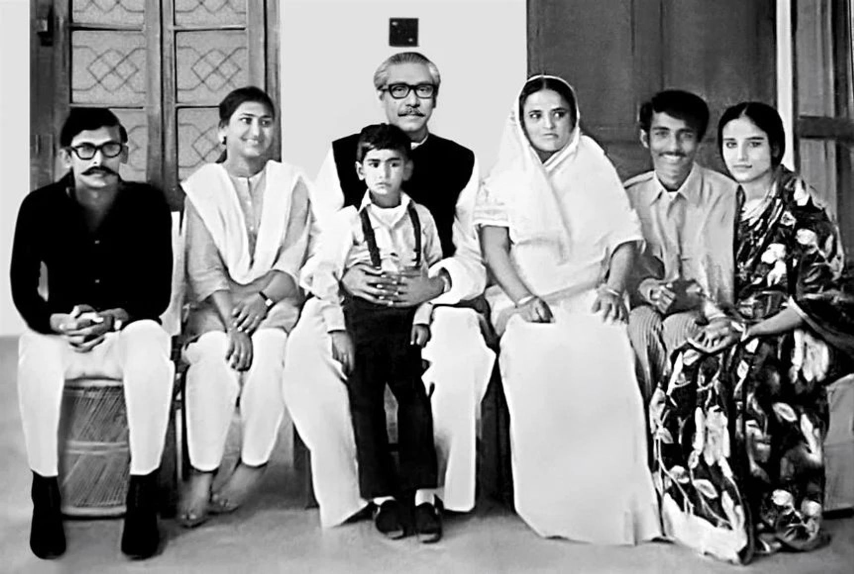 Первый президент Бангладеш Шейх Муджибур Рахман с семьей