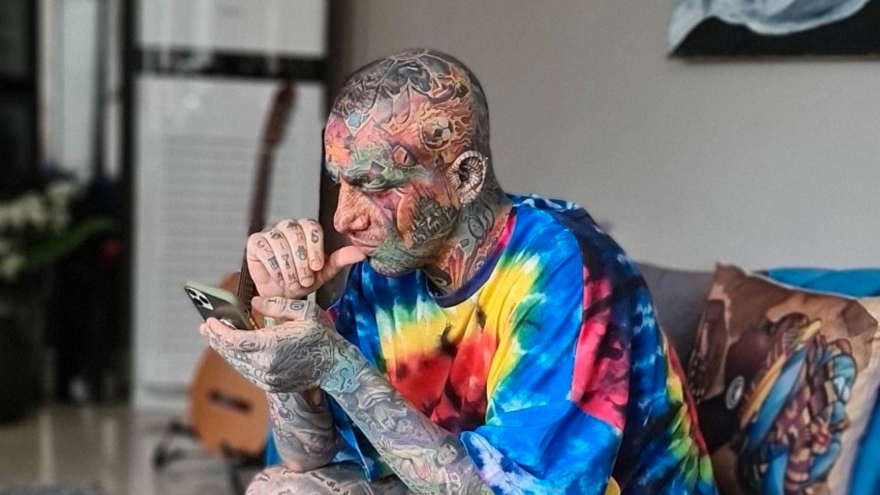 Приговоренный в Иране к смертной казни рэпер Таталю