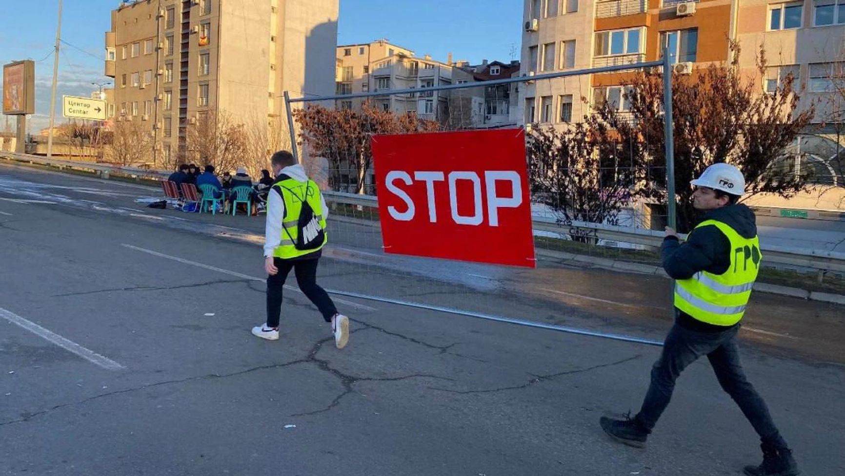 Протестующие покидают Автокоманду