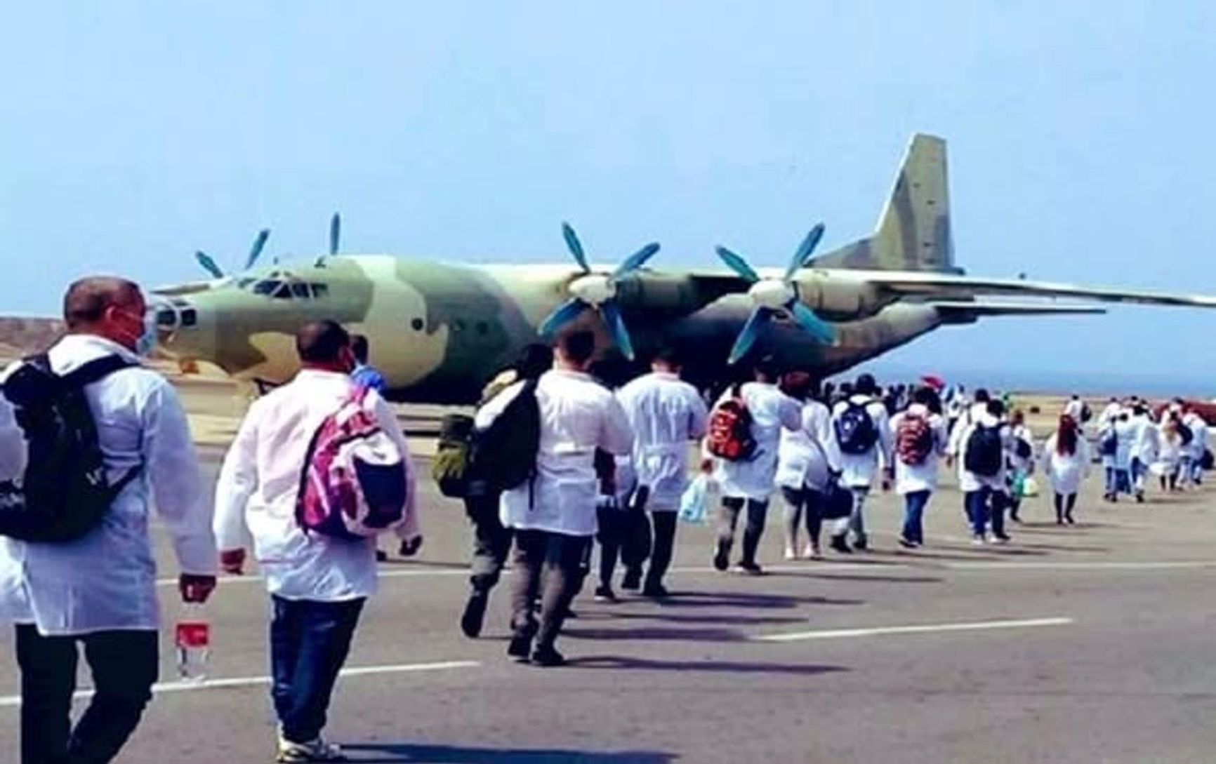 Cuban doctors and military personnel are leaving Venezuela