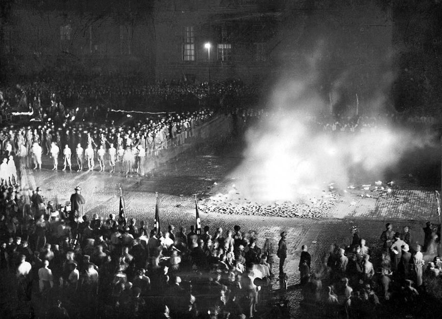 Book burning campaign v-pravda.ru